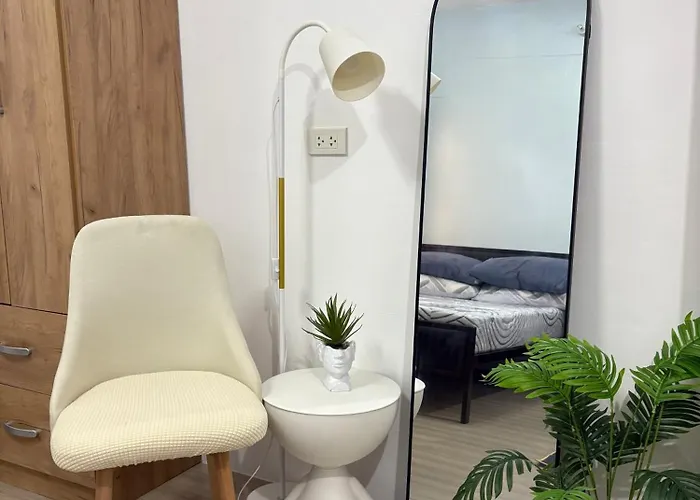 Cozy Cebu Royal Ocean Crest Mactan アパートホテル